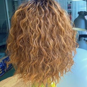 Curly synthetic Wig 16 inc
